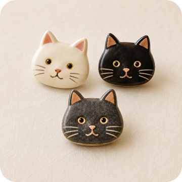 ねこ顔ブローチ（3種）